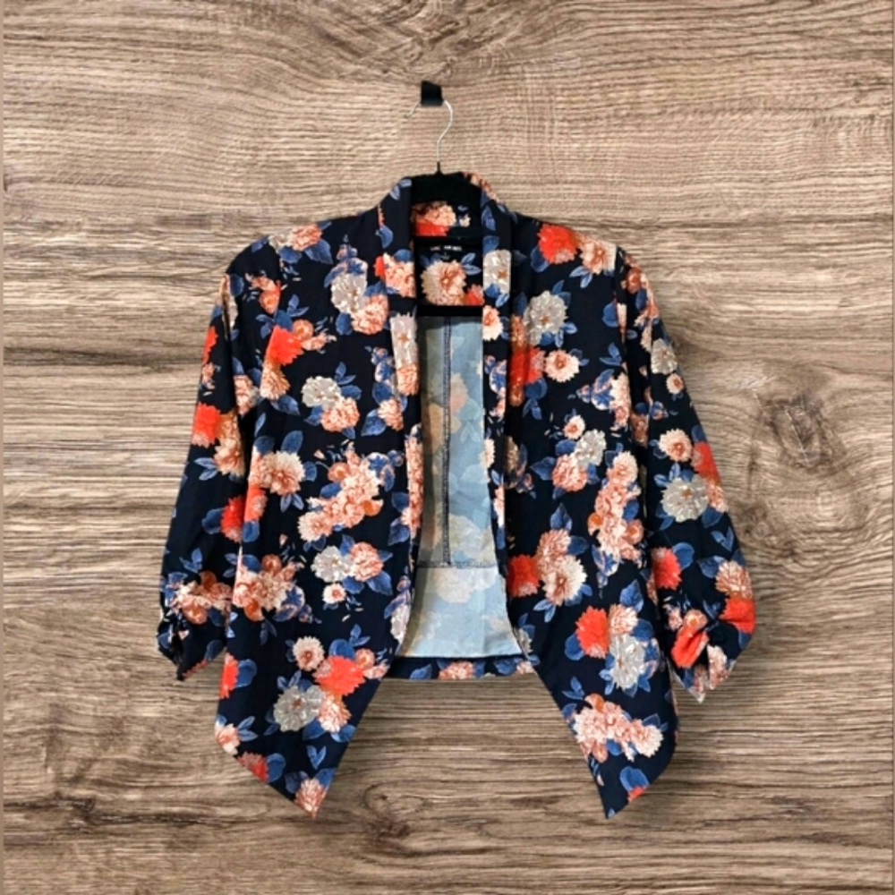 Michele Floral Navy Blue Floral 3/4 Ruched Sleeve Fitted Blazer Jacket W/ Lapels